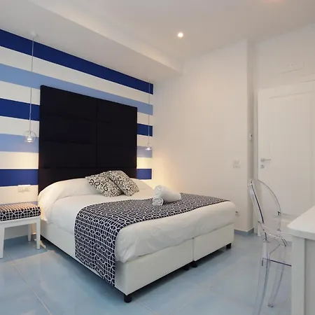 Domus ベッド・アンド・ブレックファスト